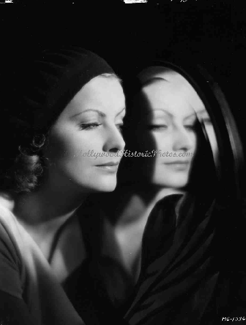 Greta-Garbo-3.gif