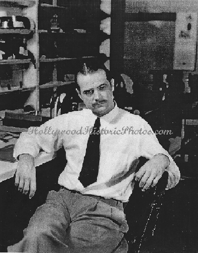 Howard-Hughes.gif