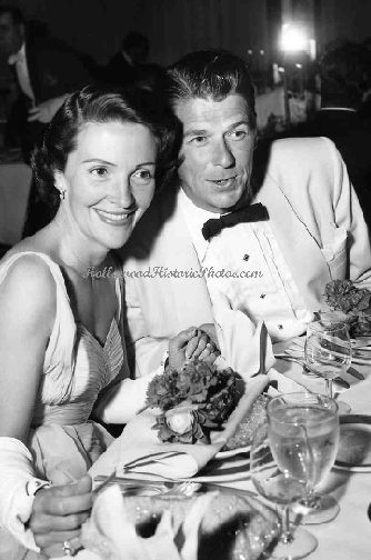 Ronald-&-Nancy-Reagan.gif