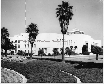 Santa-Monica-City-Hall.gif